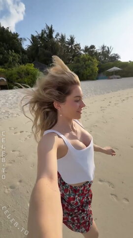 Mrs. Bella nude photo 17