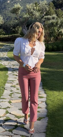 Mrs. Bella photo 4