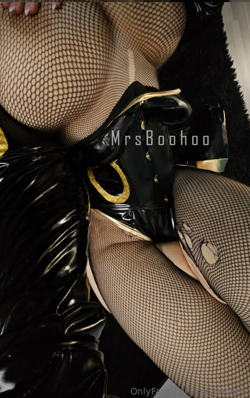 Mrsboohoo nude photo 2