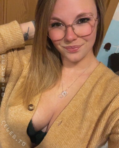 Mrs.Honey nude photo 3