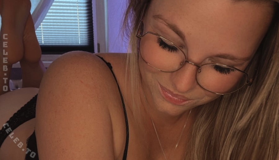 Mrs.Honey nude photo 10