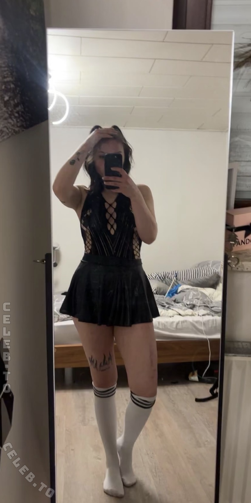 Mrs.Joan nude photo 1