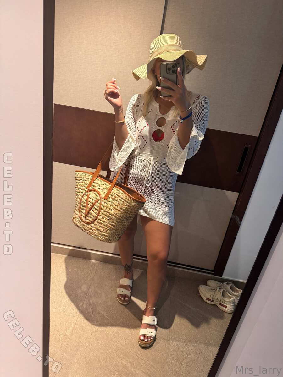 mrs_larry nude photo 5