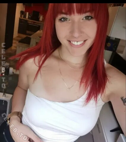 Mrs.mk4 nude photo 2