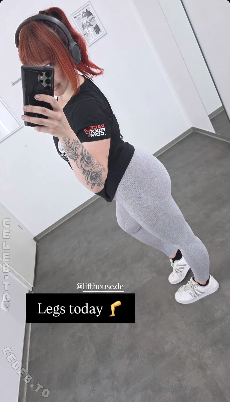 Mrs.mk4 nude photo 1