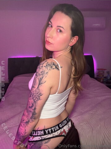 mrsqueenii nude photo 3