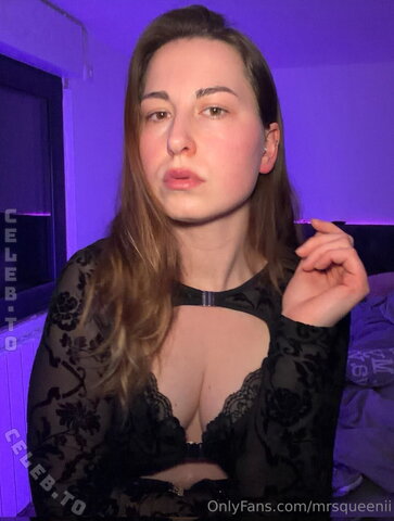 mrsqueenii nude photo 6