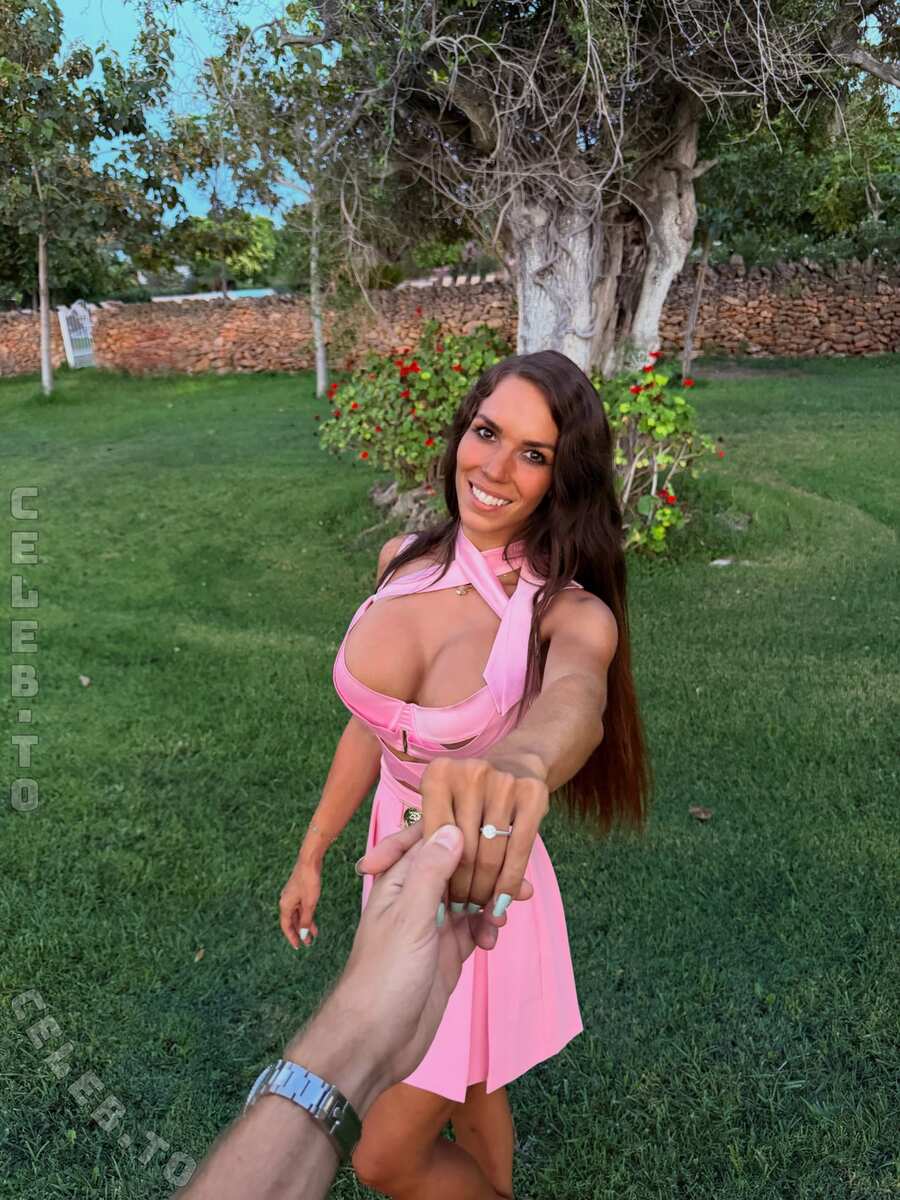 mrs.vickeey nude photo 4