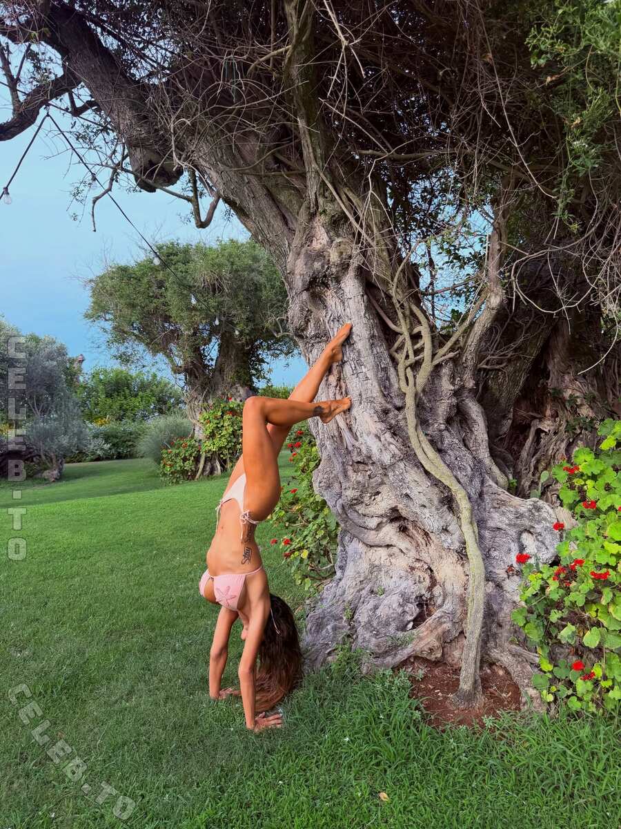 mrs.vickeey nude photo 2
