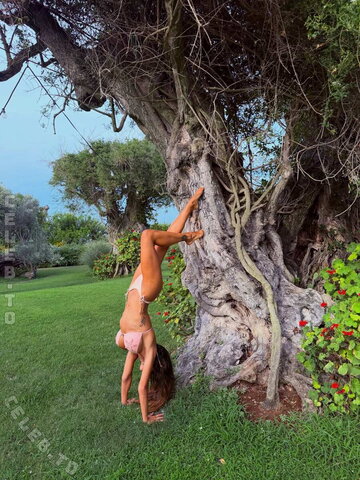 mrs.vickeey nude photo 3