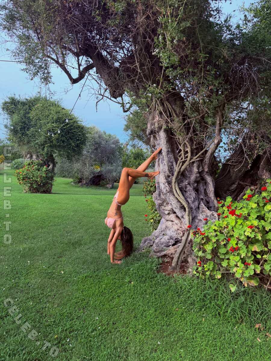 mrs.vickeey nude photo 3
