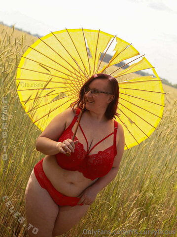 ms.curvylicous nude photo 81
