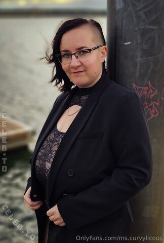 ms.curvylicous nude photo 18
