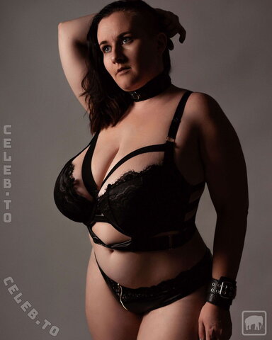 ms.curvylicous nude photo 4