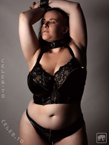 ms.curvylicous nude photo 36