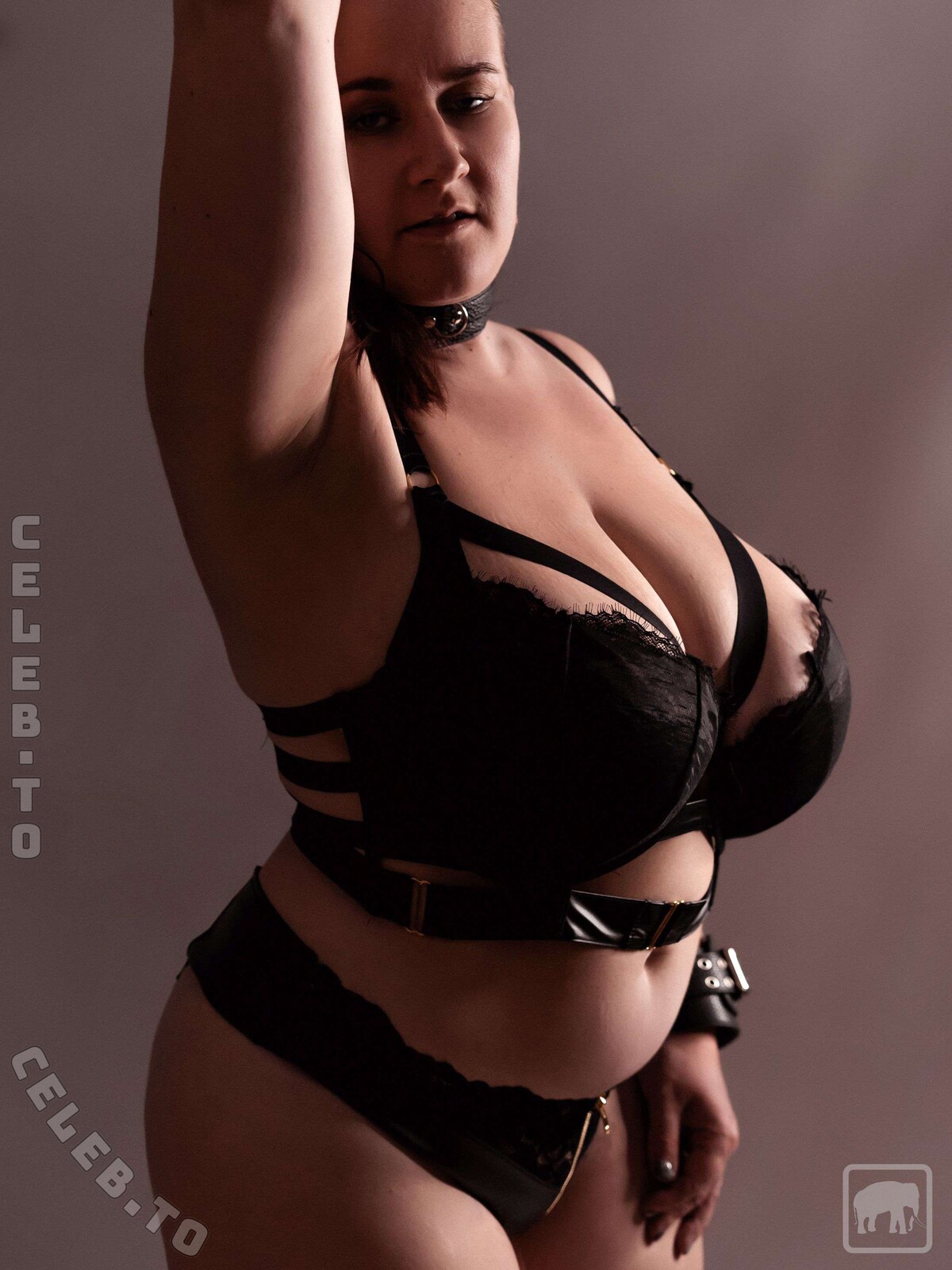 ms.curvylicous nude photo 17
