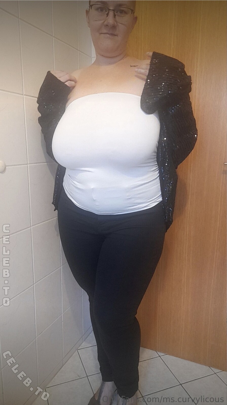 ms.curvylicous nude photo 1