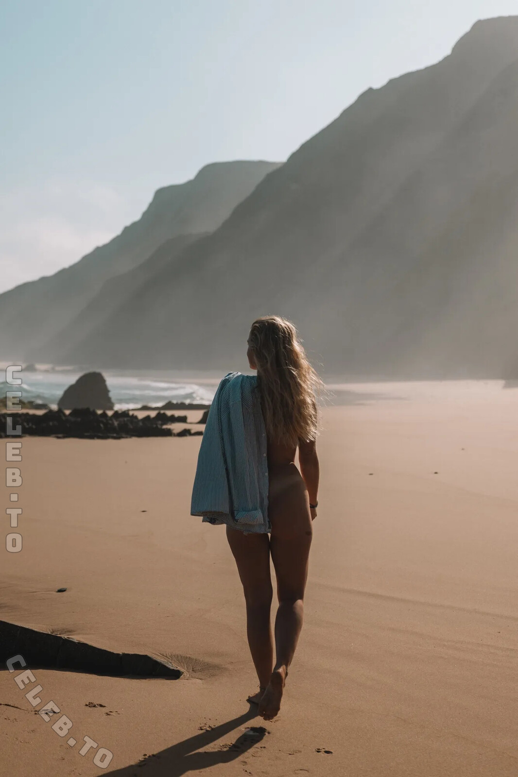 mspeachysophie nude photo 1