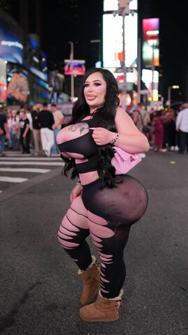 mssnewbooty nude photo 2