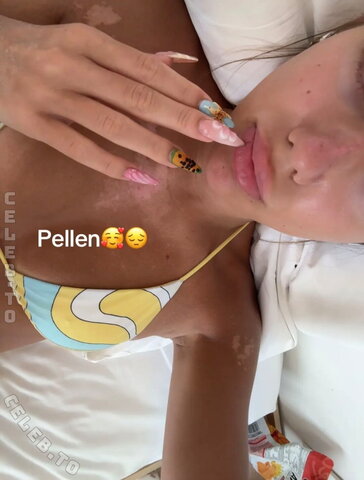 Mthlara nude photo 16