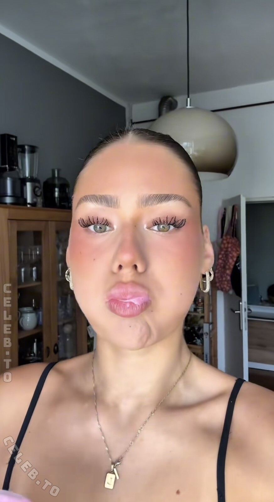 Mthlara nude photo 3