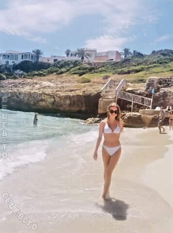 Muckiesophie3 nude photo 1