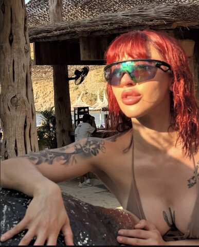 mukemmelnesli nude photo 11