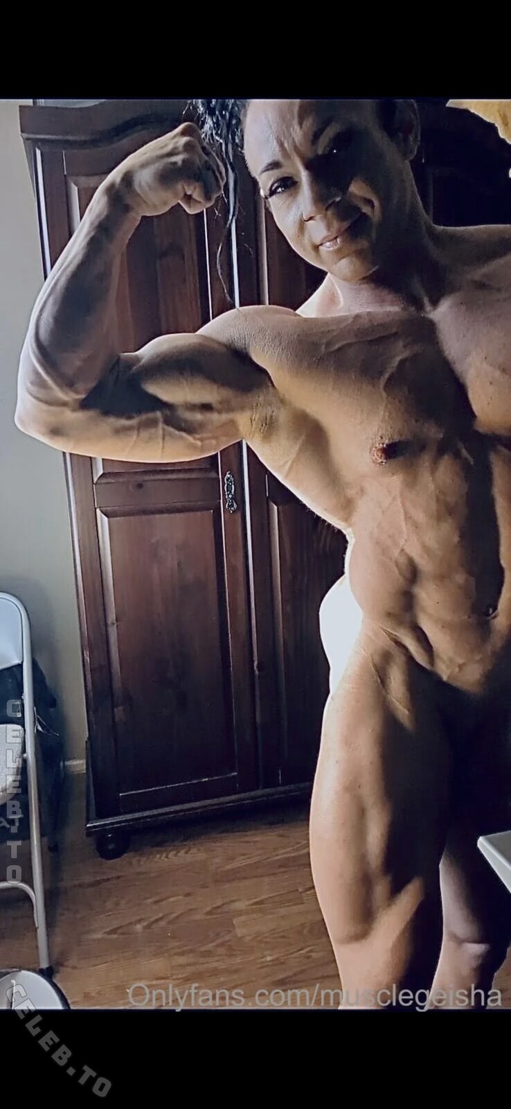 Muscle Geisha nude photo 1