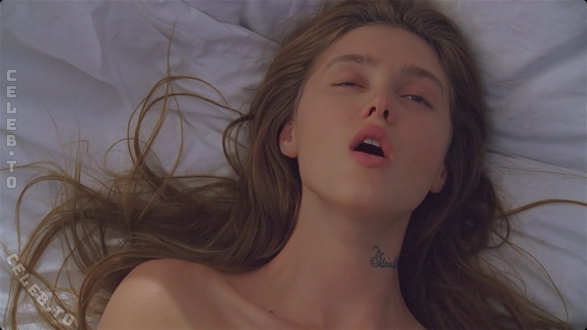 Musikvideos nude photo 7