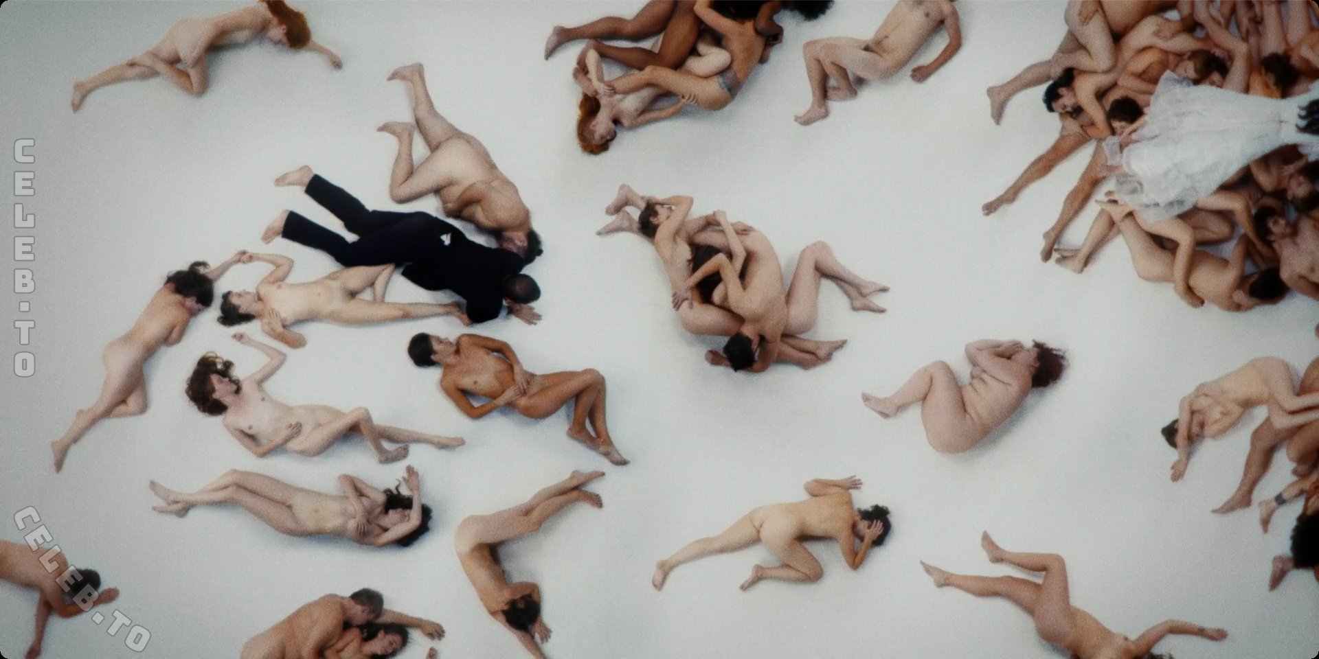 Musikvideos nude photo 3