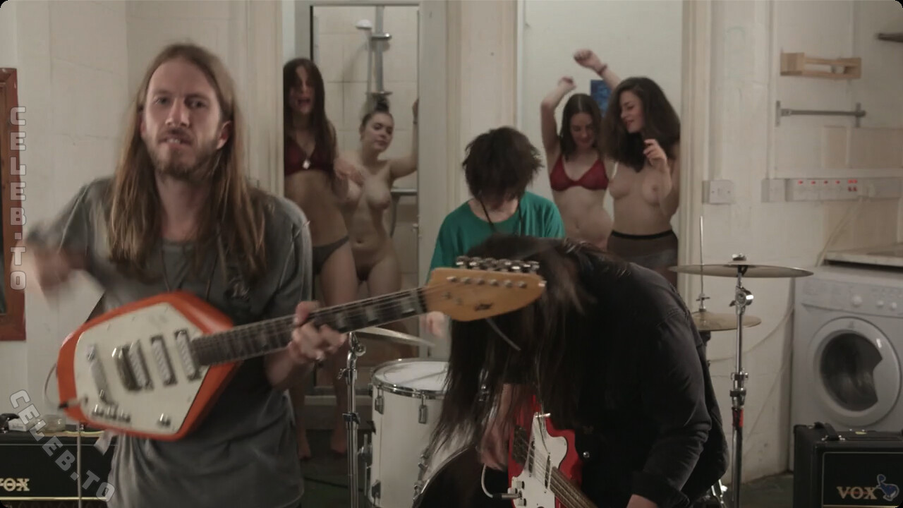 Musikvideos nude photo 4