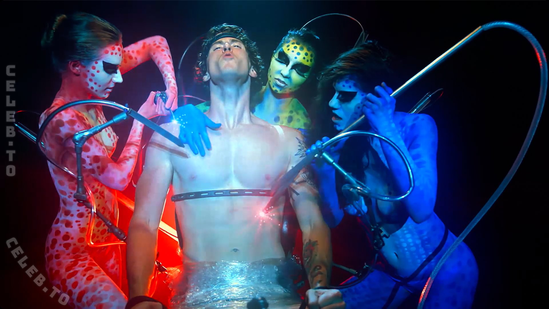 Musikvideos nude photo 3