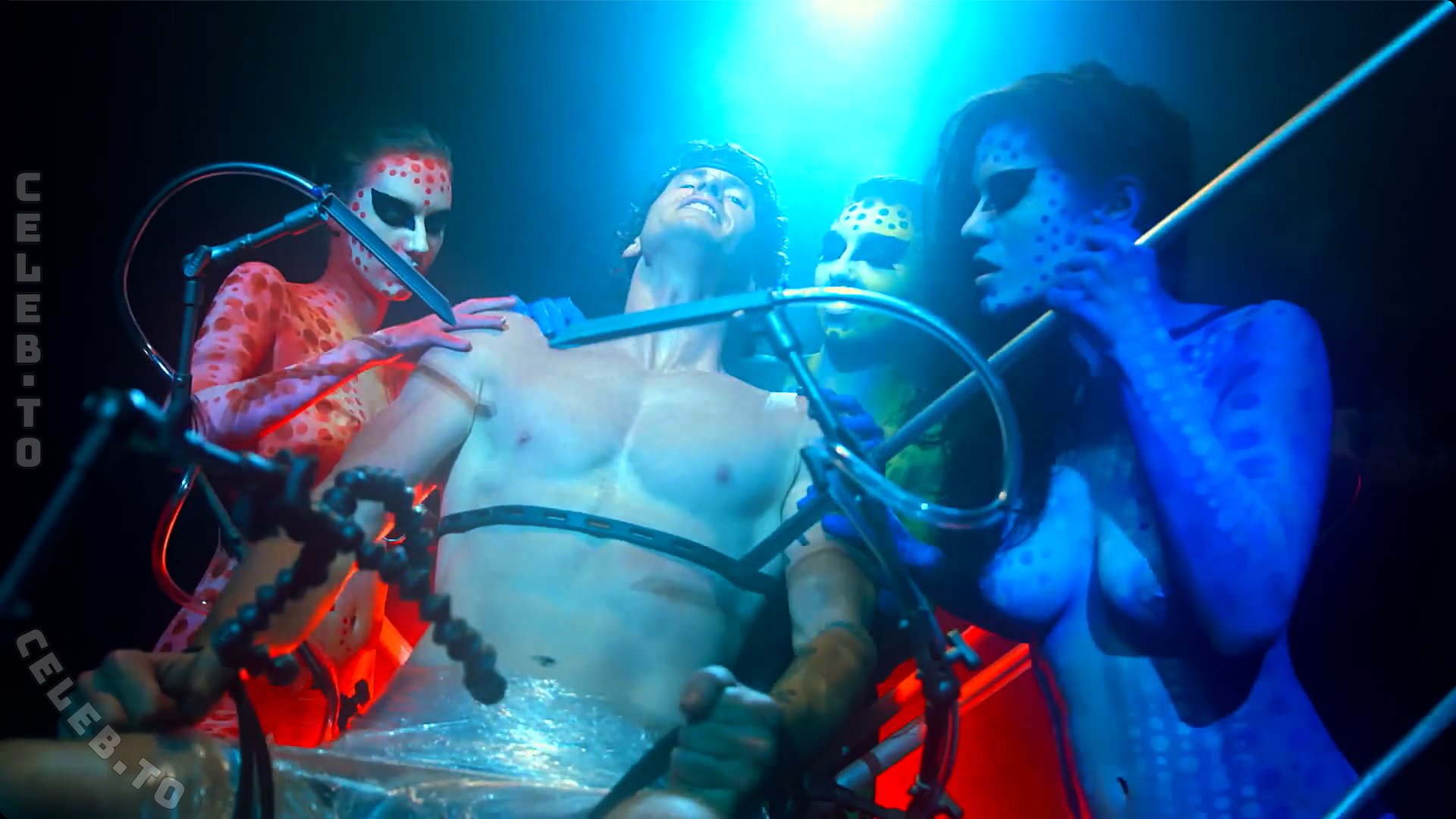 Musikvideos nude photo 4
