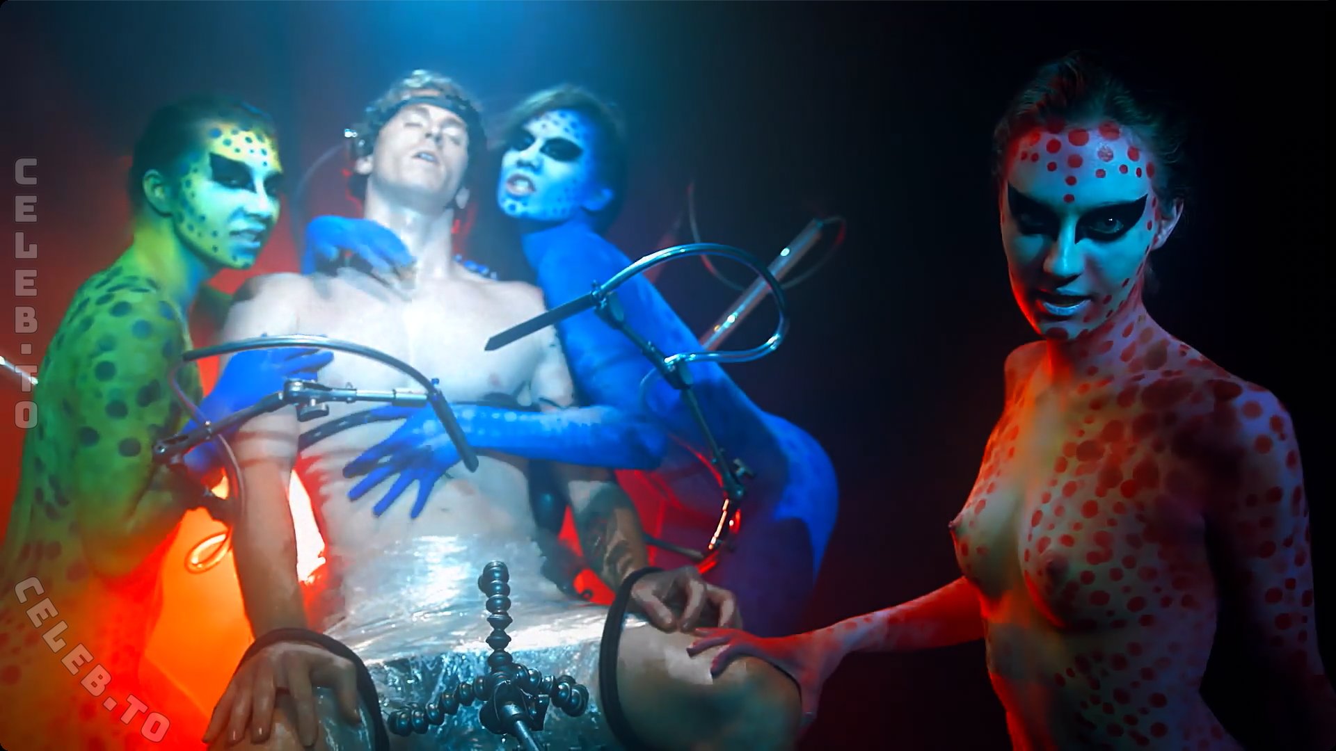 Musikvideos nude photo 6