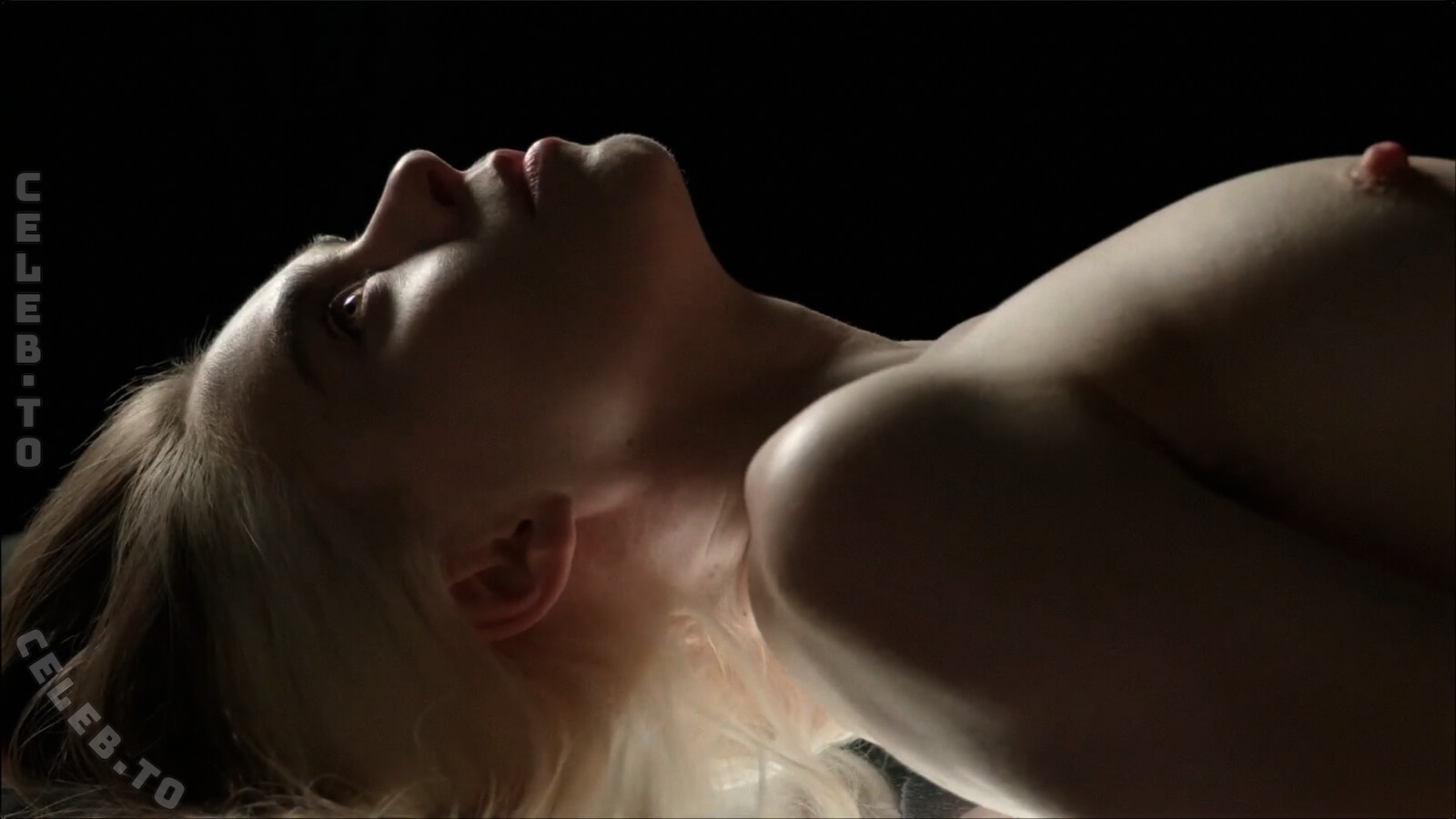 Musikvideos nude photo 5