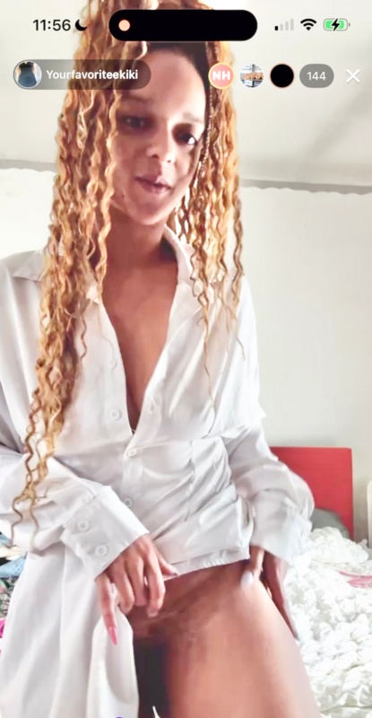Muthakiki nude photo 5