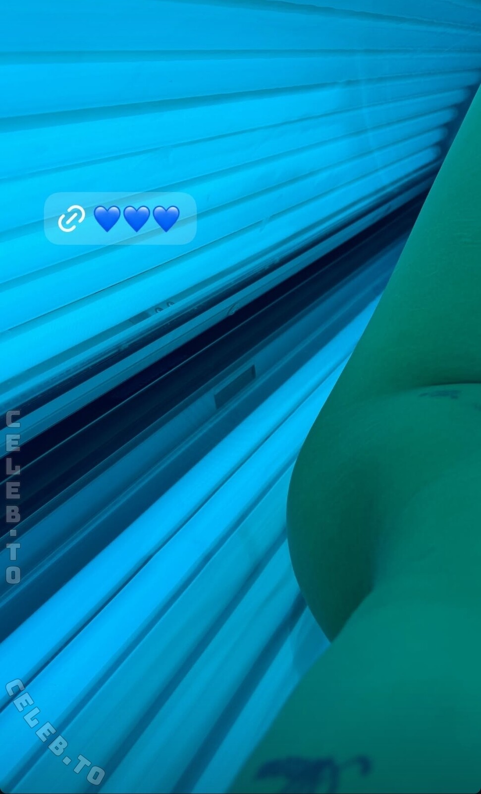 M.vntr nude photo 1