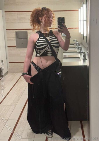 mynamesnot7 nude photo 3