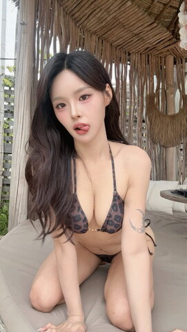 myu0220 nude photo 48