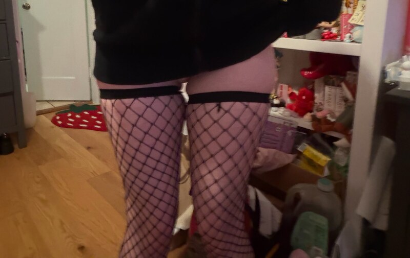 n0mbiez nude photo 9