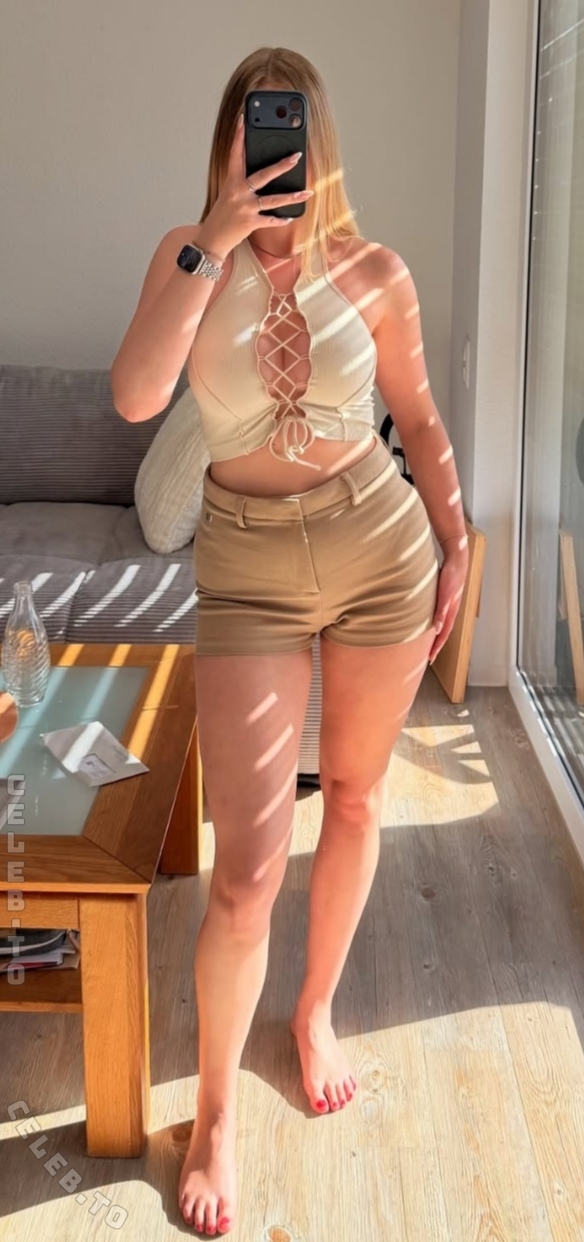 naadine.223 nude photo 1