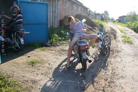 Nackt in Russland nude photo 9075