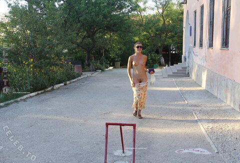 Nackt in Russland nude photo 2048