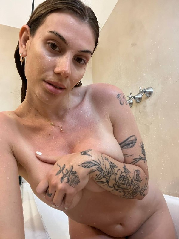 Nadia Gaggioli nude photo 8