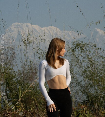 Nadine Katzenschläger nude photo 25