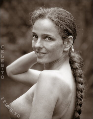 Nadine L New (1 photo)