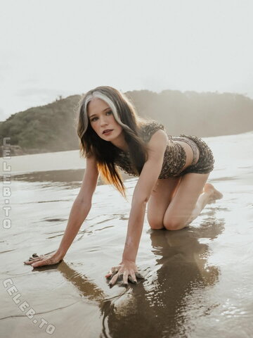 nadinebreaty nude photo 9