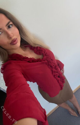 nadine.klr – Today again in red