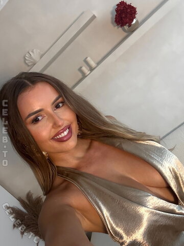 nadine.klr nude photo 9
