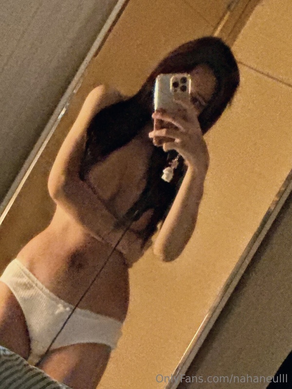 nahaneulll nude photo 8